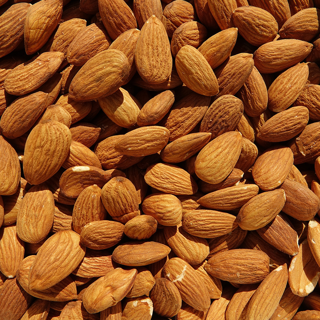 Mandorle con buccia